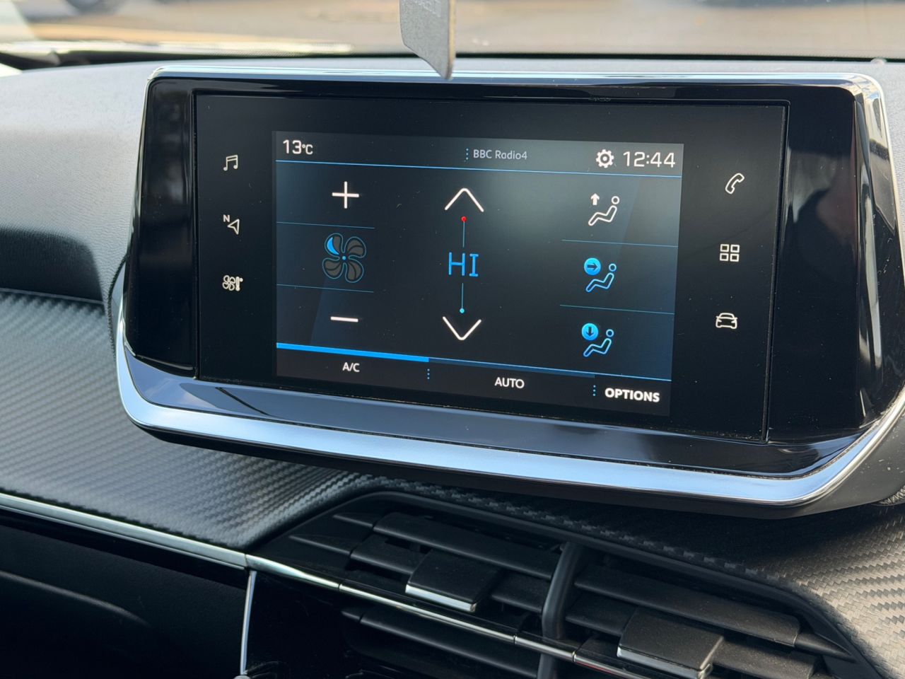 2021 PEUGEOT 1.5 BlueHDi Allure SUV 5dr Diesel Manual Euro 6 (s/s) (110 ps) - vehicle photo 14 for sale on PureCar
