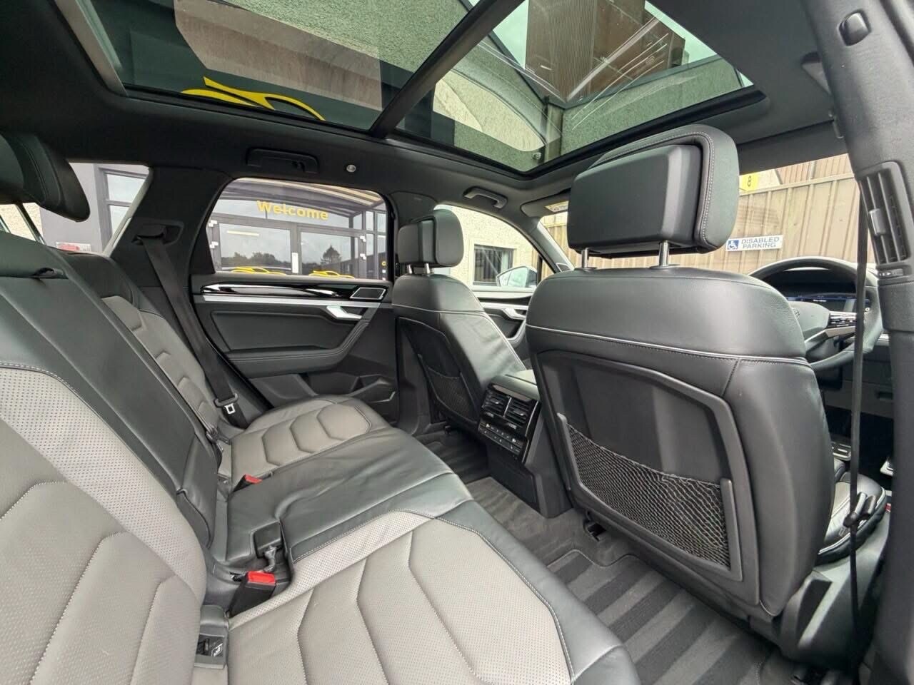 2021 VOLKSWAGEN TOUAREG 3.0 TDI V6 Black Edition SUV 5dr Diesel Tiptronic 4Motion Euro 6 (s/s) (286 - vehicle photo 11 for sale on PureCar
