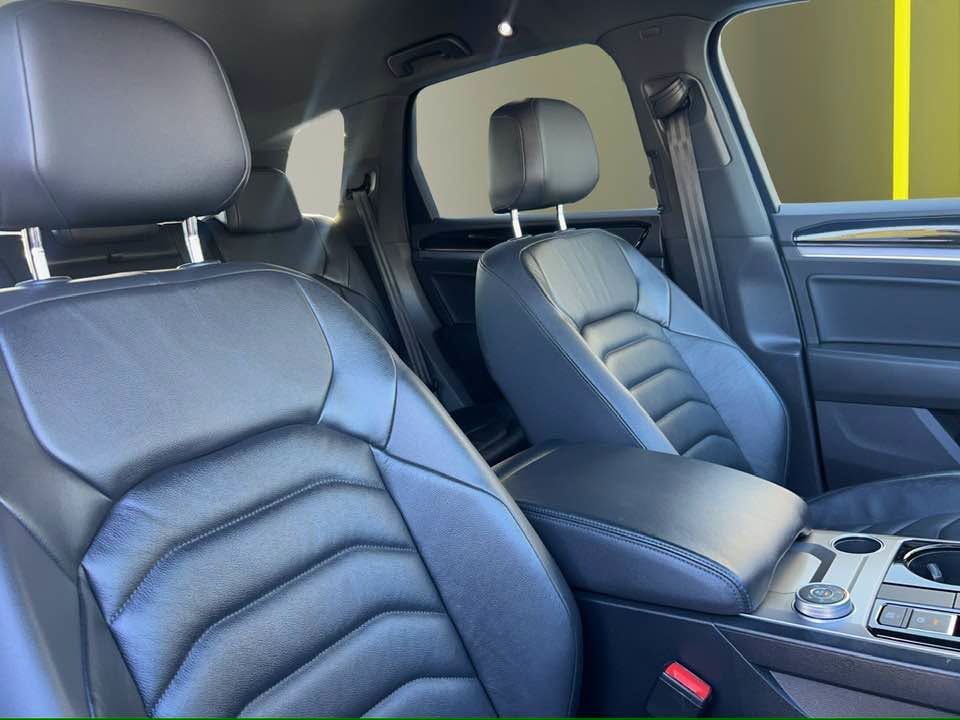 2019 VOLKSWAGEN TOUAREG 3.0 TDI V6 R-Line SUV 5dr Diesel Tiptronic 4Motion Euro 6 (s/s) (286 ps) - vehicle photo 13 for sale on PureCar