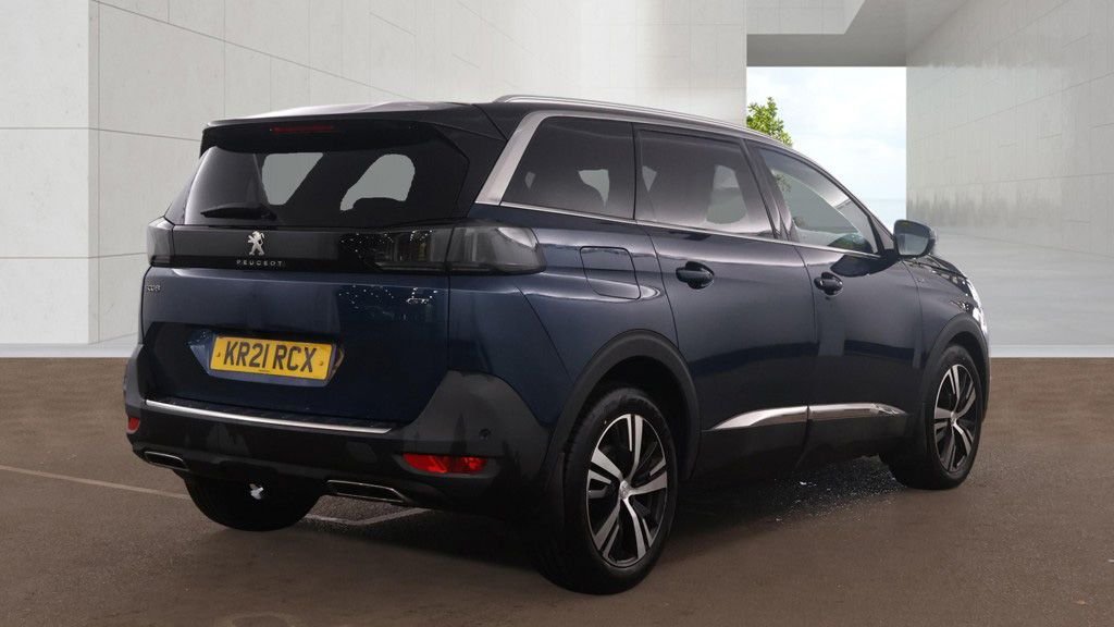 2021 Peugeot 5008 — image 4