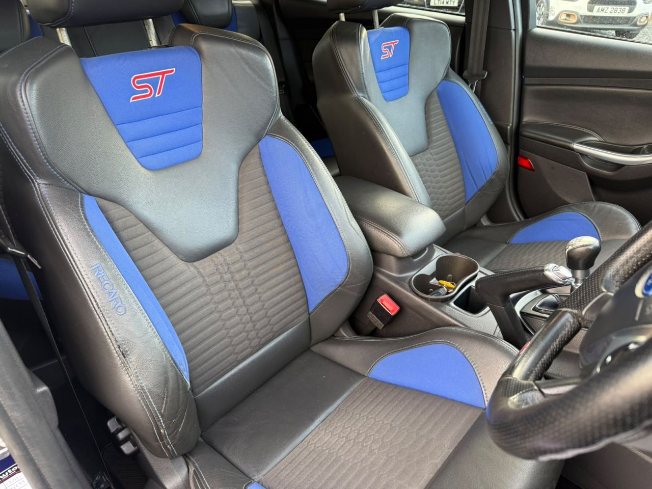 2014 FORD FOCUS 2.0T EcoBoost ST-2 Hatchback 5dr Petrol Manual Euro 5 (s/s) (250 ps) - vehicle photo 13 for sale on PureCar