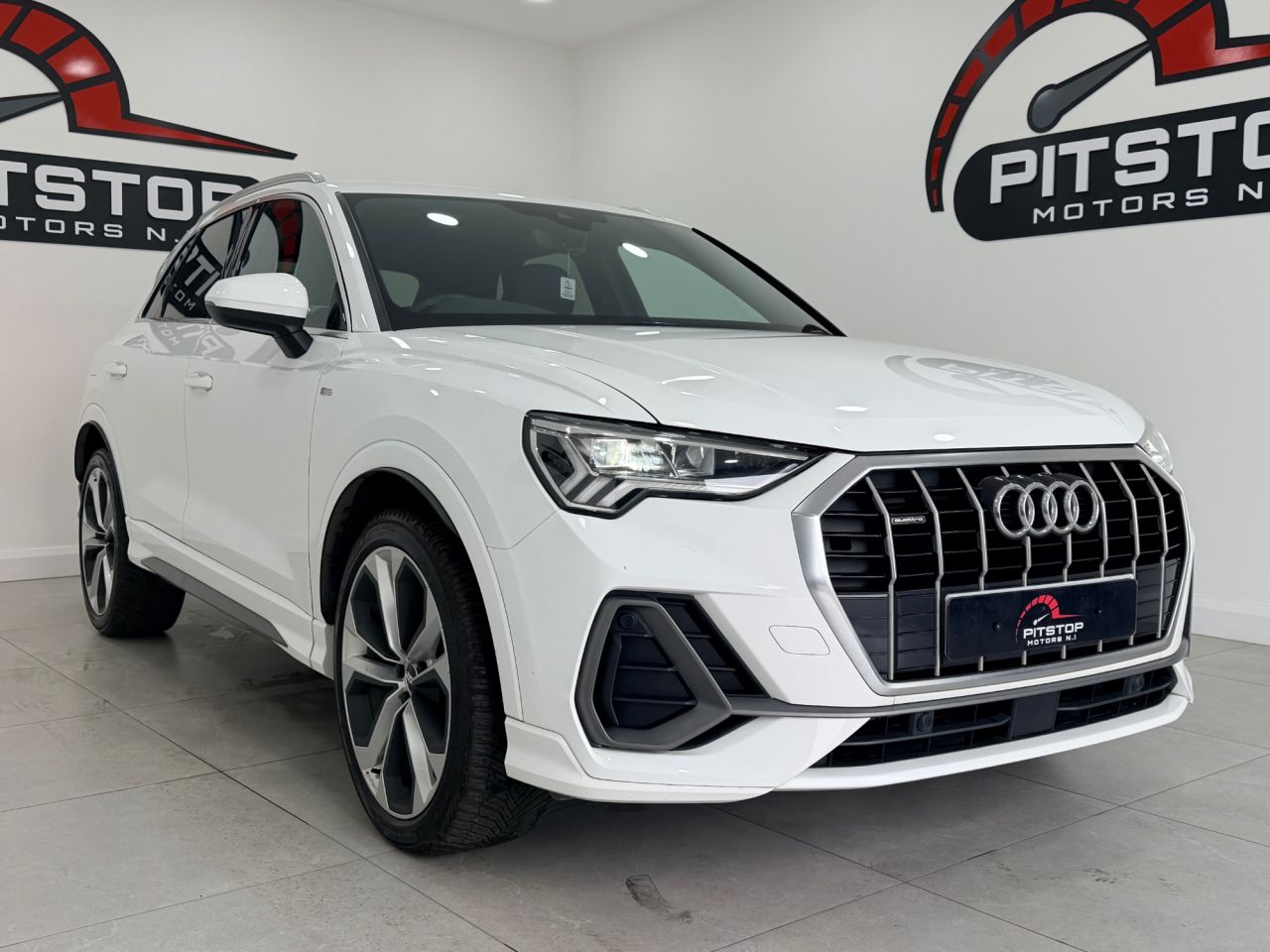 2019 AUDI Q3 S Line - vehicle photo 5 for sale on PureCar