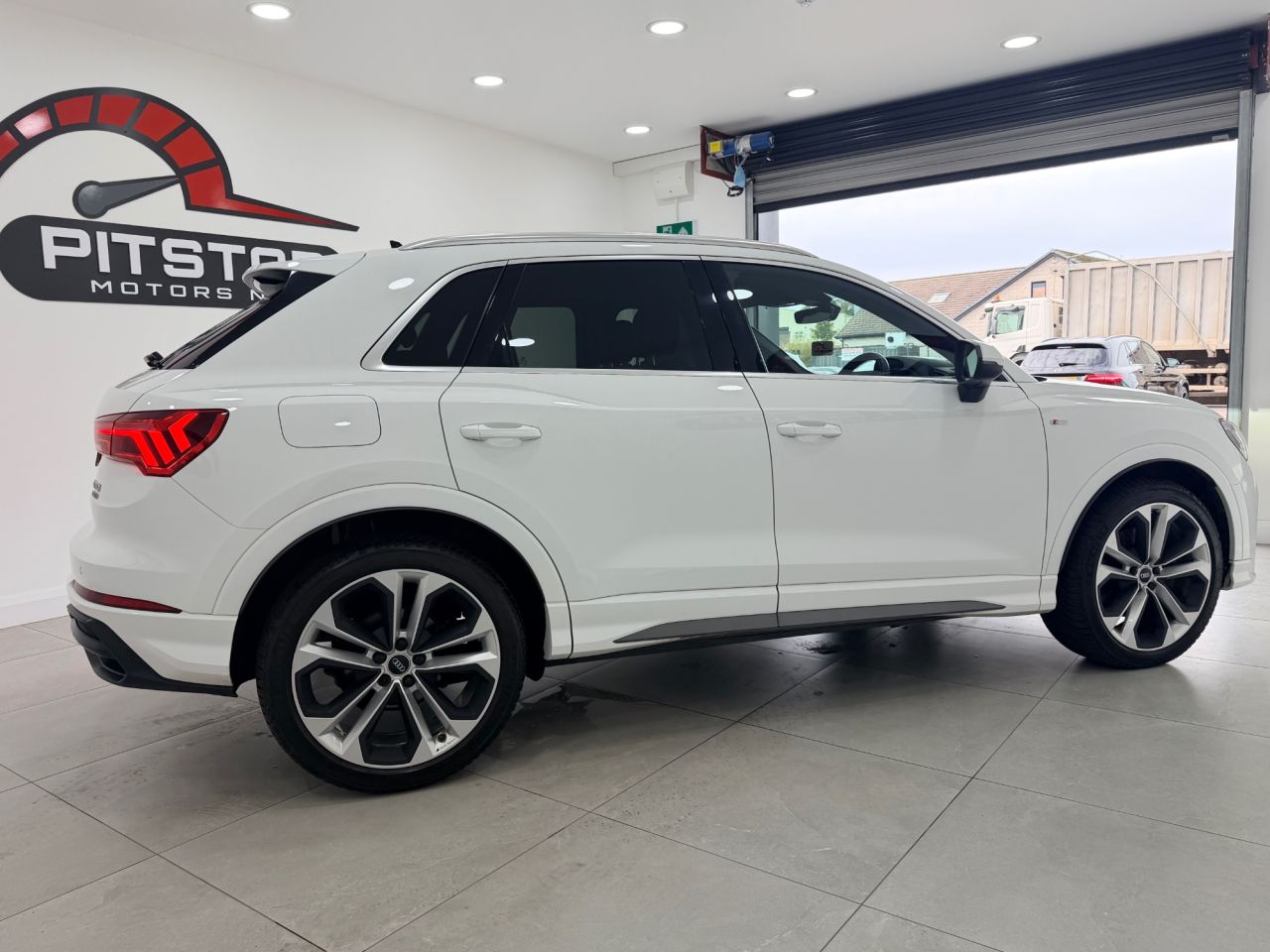 2019 AUDI Q3 S Line - vehicle photo 10 for sale on PureCar