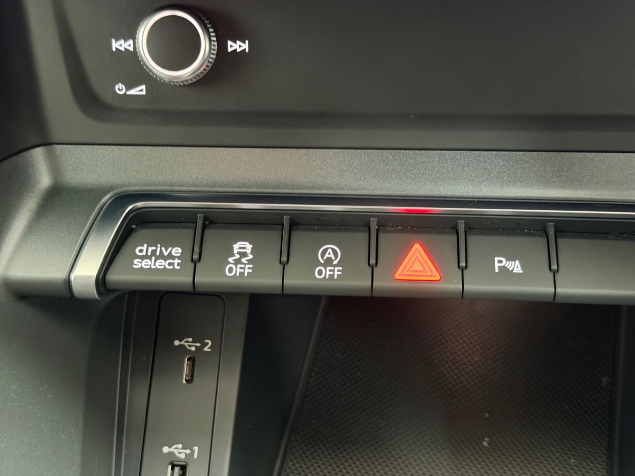 2019 AUDI Q3 S Line - vehicle photo 42 for sale on PureCar