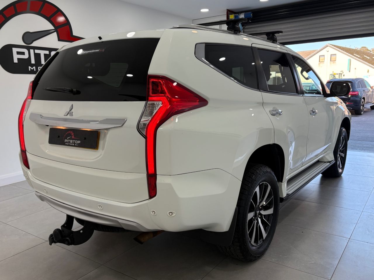 2019 MITSUBISHI SHOGUN SPORT 2.4D 4 SUV 5dr Diesel Auto 4WD Euro 6 (181 ps) - vehicle photo 12 for sale on PureCar