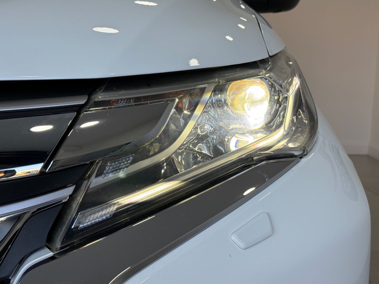2019 MITSUBISHI SHOGUN SPORT 2.4D 4 SUV 5dr Diesel Auto 4WD Euro 6 (181 ps) - vehicle photo 15 for sale on PureCar