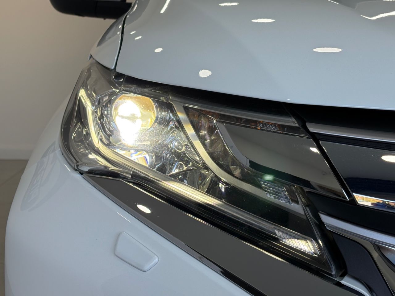 2019 MITSUBISHI SHOGUN SPORT 2.4D 4 SUV 5dr Diesel Auto 4WD Euro 6 (181 ps) - vehicle photo 16 for sale on PureCar