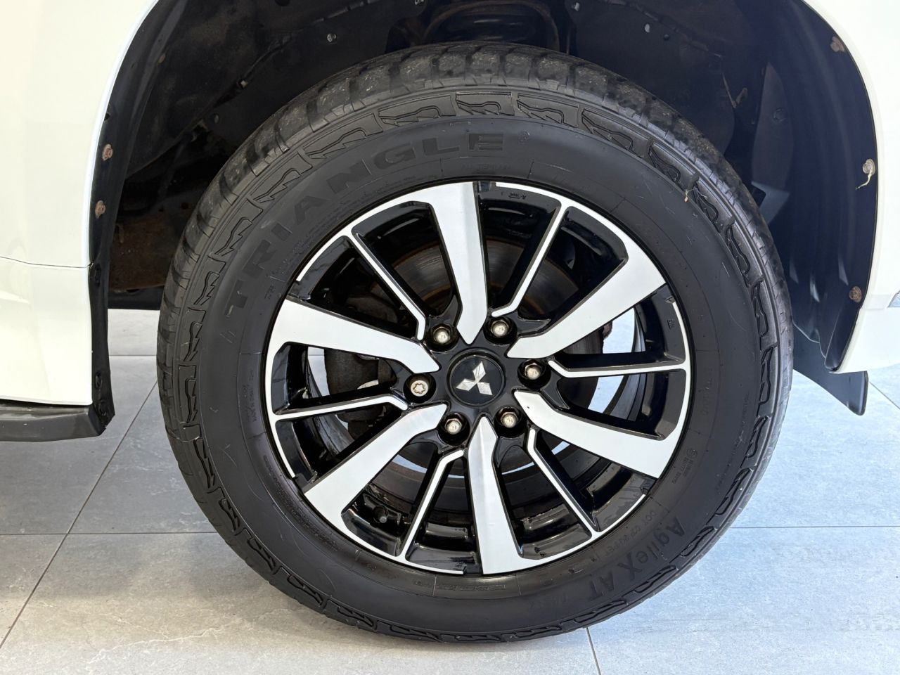 2019 MITSUBISHI SHOGUN SPORT 2.4D 4 SUV 5dr Diesel Auto 4WD Euro 6 (181 ps) - vehicle photo 18 for sale on PureCar