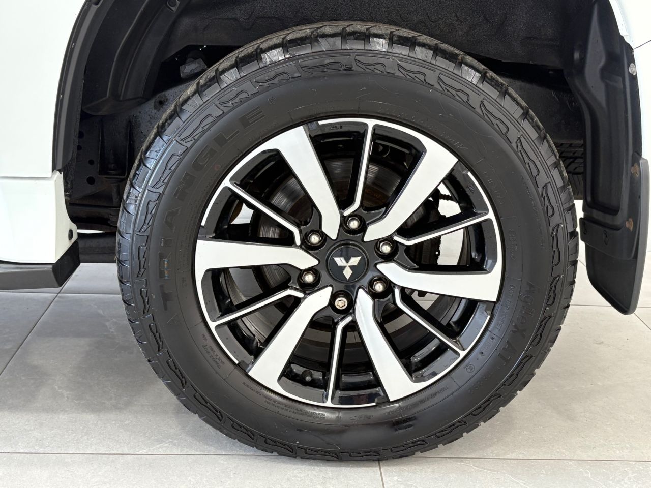 2019 MITSUBISHI SHOGUN SPORT 2.4D 4 SUV 5dr Diesel Auto 4WD Euro 6 (181 ps) - vehicle photo 20 for sale on PureCar
