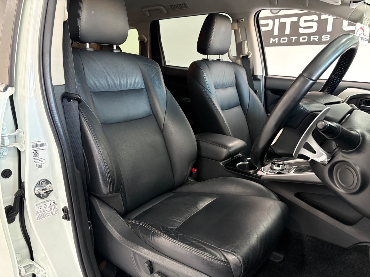 2019 MITSUBISHI SHOGUN SPORT 2.4D 4 SUV 5dr Diesel Auto 4WD Euro 6 (181 ps) - vehicle photo 27 for sale on PureCar