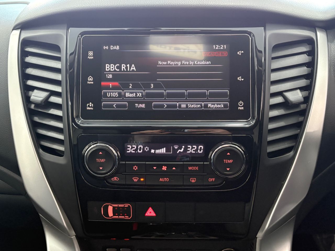 2019 MITSUBISHI SHOGUN SPORT 2.4D 4 SUV 5dr Diesel Auto 4WD Euro 6 (181 ps) - vehicle photo 38 for sale on PureCar