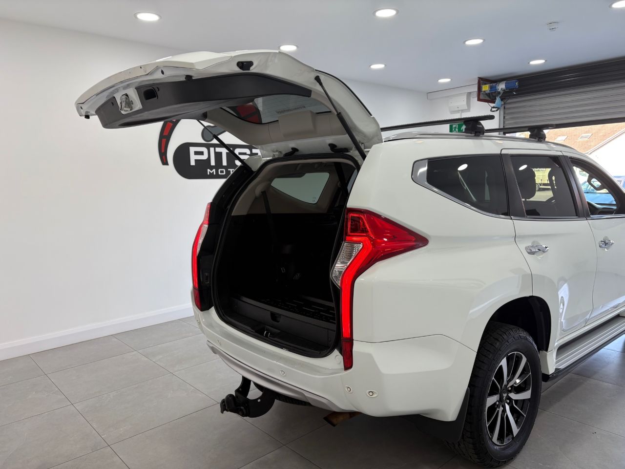 2019 MITSUBISHI SHOGUN SPORT 2.4D 4 SUV 5dr Diesel Auto 4WD Euro 6 (181 ps) - vehicle photo 58 for sale on PureCar