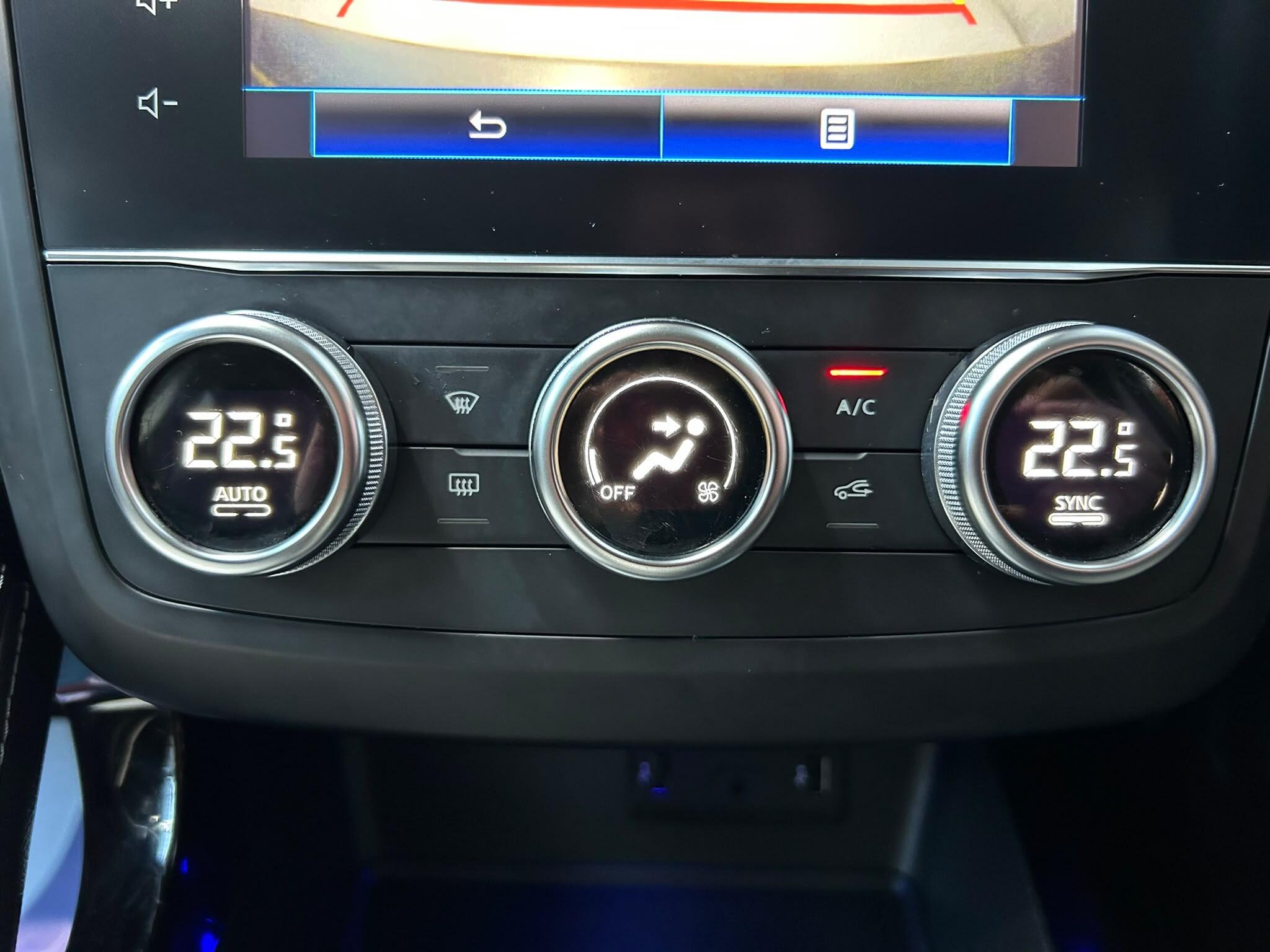 2019 RENAULT KADJAR 1.3 TCe Iconic EDC Euro 6 (s/s) 5dr - vehicle photo 28 for sale on PureCar