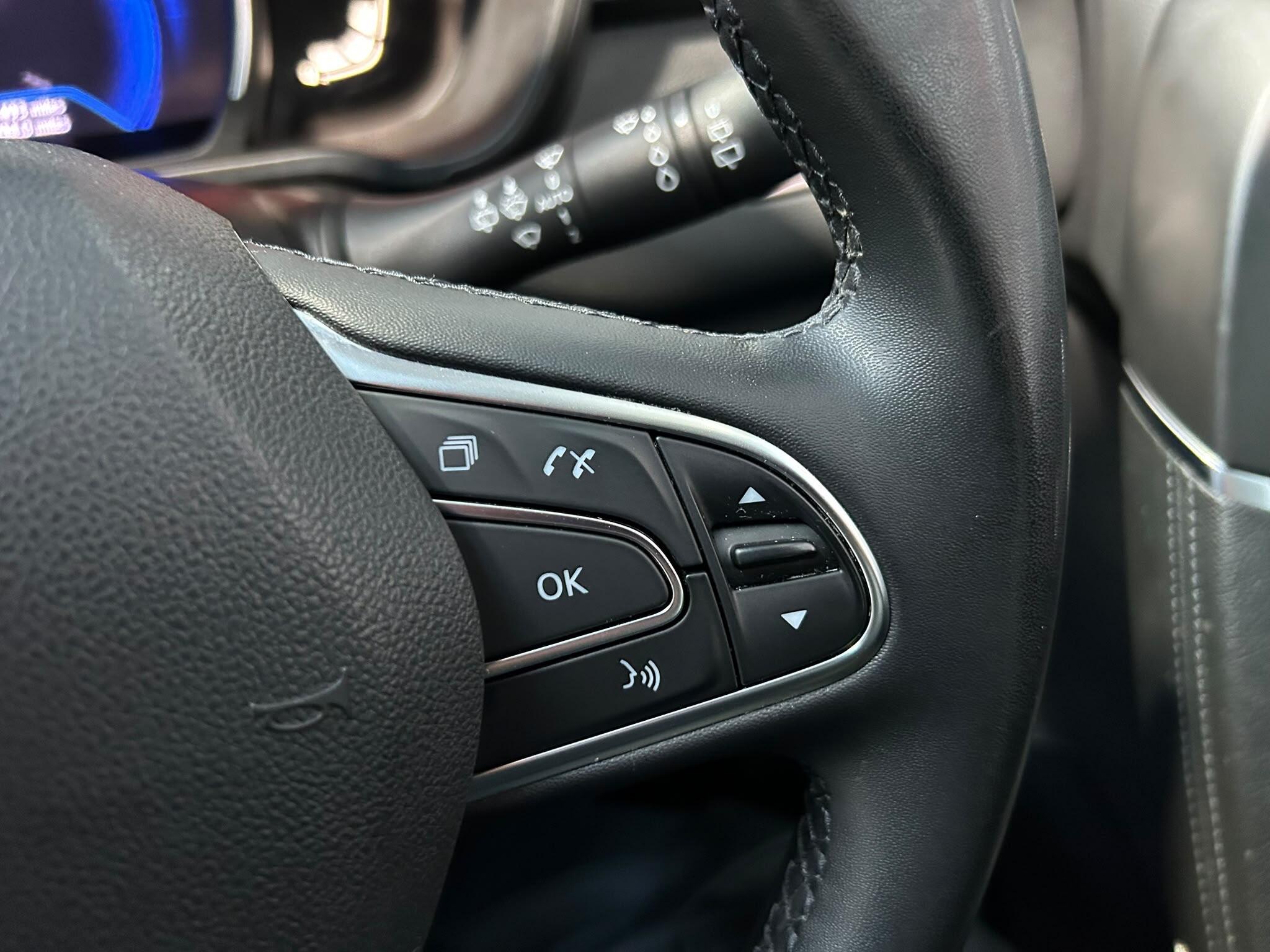 2019 RENAULT KADJAR 1.3 TCe Iconic EDC Euro 6 (s/s) 5dr - vehicle photo 34 for sale on PureCar