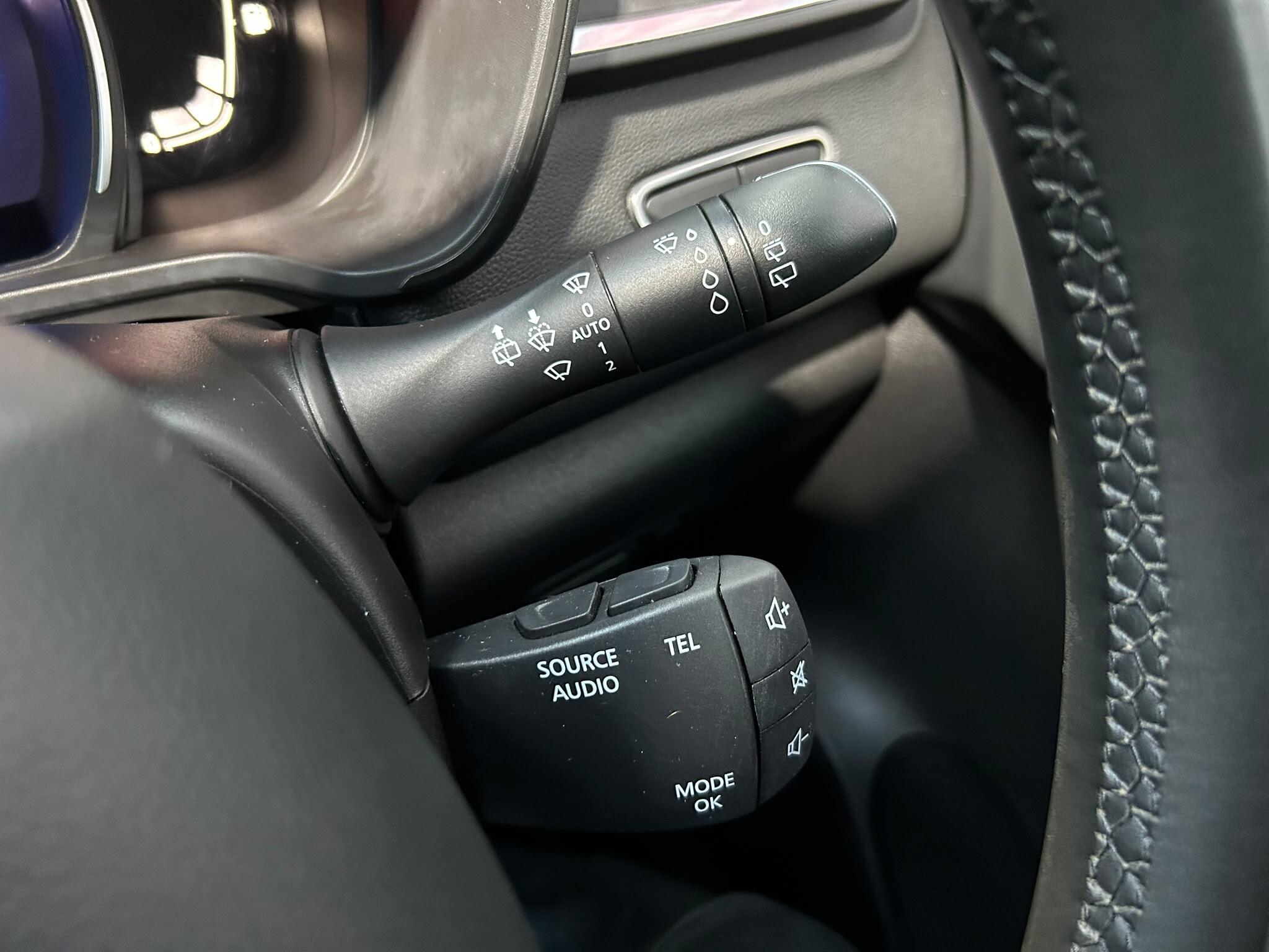 2019 RENAULT KADJAR 1.3 TCe Iconic EDC Euro 6 (s/s) 5dr - vehicle photo 35 for sale on PureCar