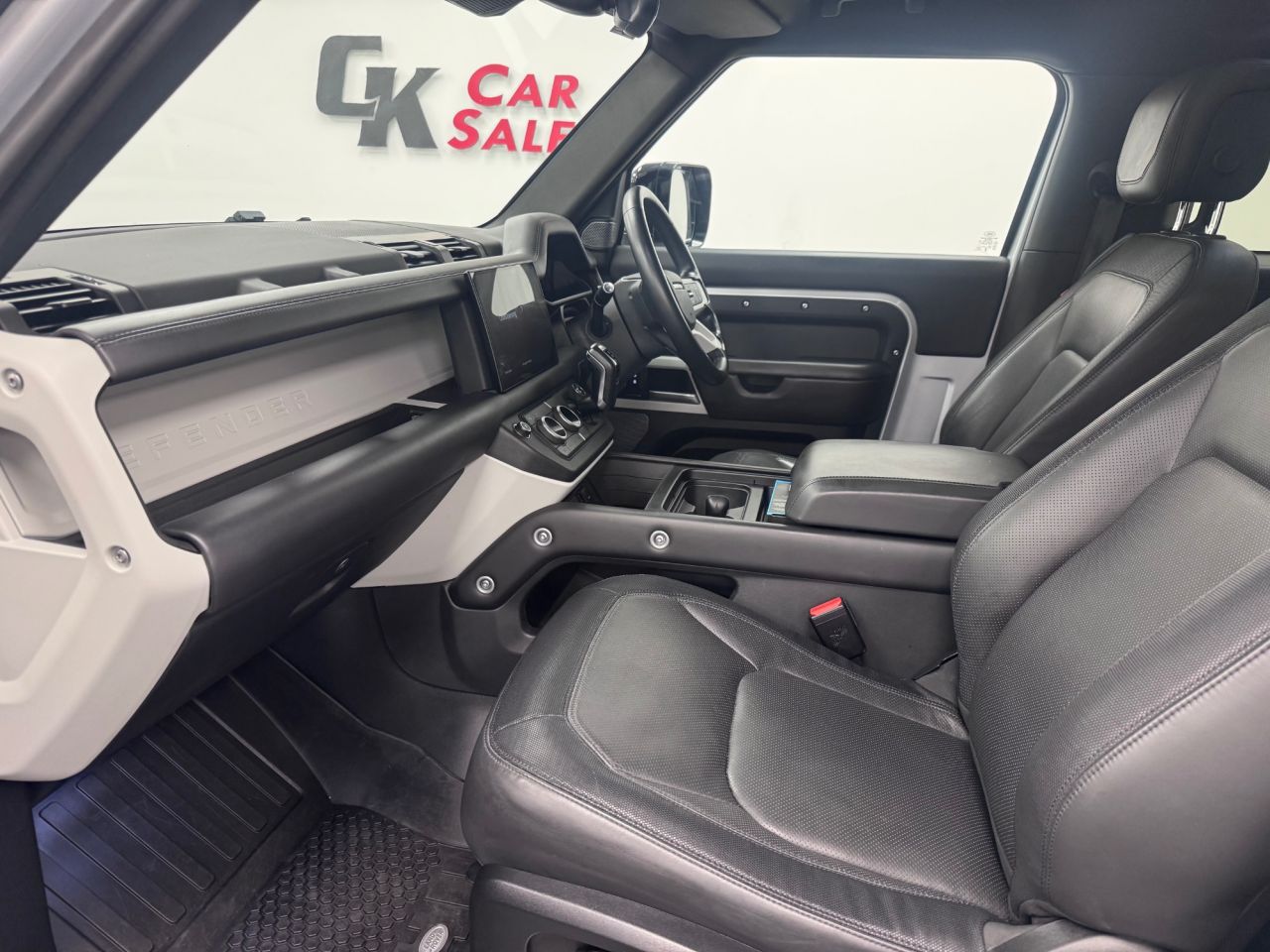 2024 LAND ROVER DEFENDER 90 3.0 D250 MHEV X-Dynamic HSE SUV 3dr Diesel Auto 4WD Euro 6 (s/s) (250 ps) 2 - vehicle photo 8 for sale on PureCar