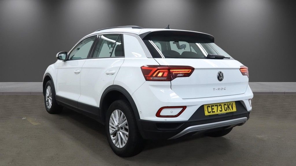 2023 Volkswagen T-Roc — image 3