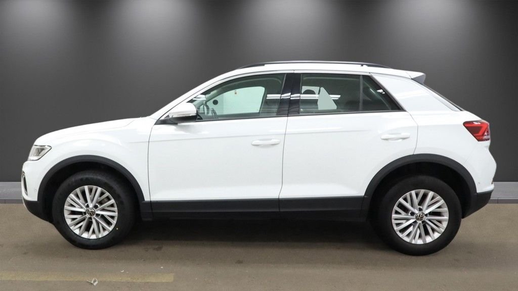 2023 Volkswagen T-Roc — image 6