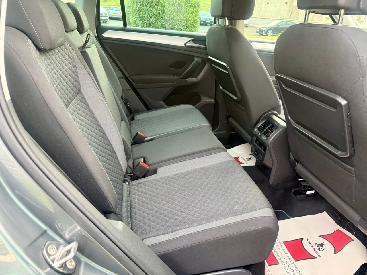 2018 VOLKSWAGEN TIGUAN 2.0 TDI SE Navigation Diesel DSG Auto 150BHP LOW MILES - vehicle photo 9 for sale on PureCar