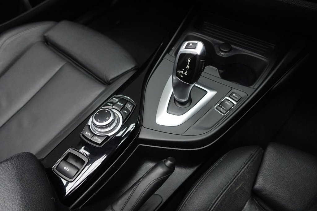 2016 BMW 2 Series — image 25