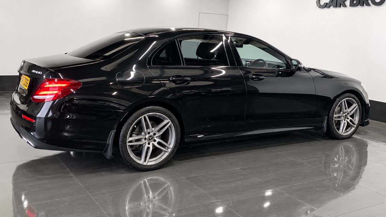 2019 MERCEDES E CLASS 2.0 E220d AMG Line Saloon 4dr Diesel G-Tronic+ Euro 6 (s/s) (194 ps) - vehicle photo 6 for sale on PureCar
