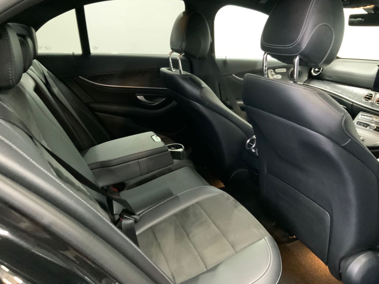 2019 MERCEDES E CLASS 2.0 E220d AMG Line Saloon 4dr Diesel G-Tronic+ Euro 6 (s/s) (194 ps) - vehicle photo 16 for sale on PureCar