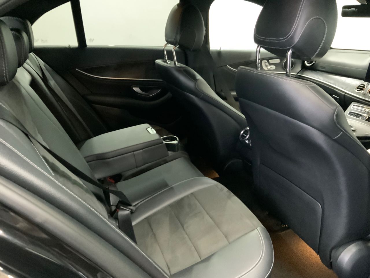 2019 MERCEDES E CLASS 2.0 E220d AMG Line Saloon 4dr Diesel G-Tronic+ Euro 6 (s/s) (194 ps) - vehicle photo 17 for sale on PureCar