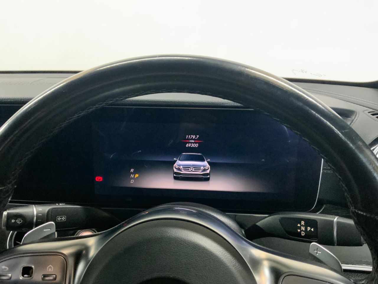 2019 MERCEDES E CLASS 2.0 E220d AMG Line Saloon 4dr Diesel G-Tronic+ Euro 6 (s/s) (194 ps) - vehicle photo 27 for sale on PureCar