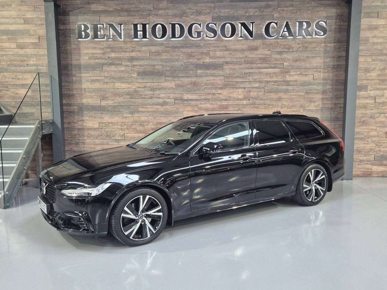 2022 Volvo V90