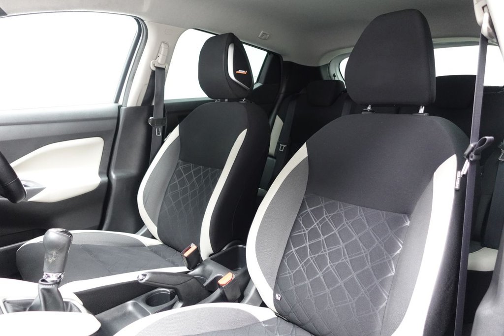 2017 Nissan Micra — image 7