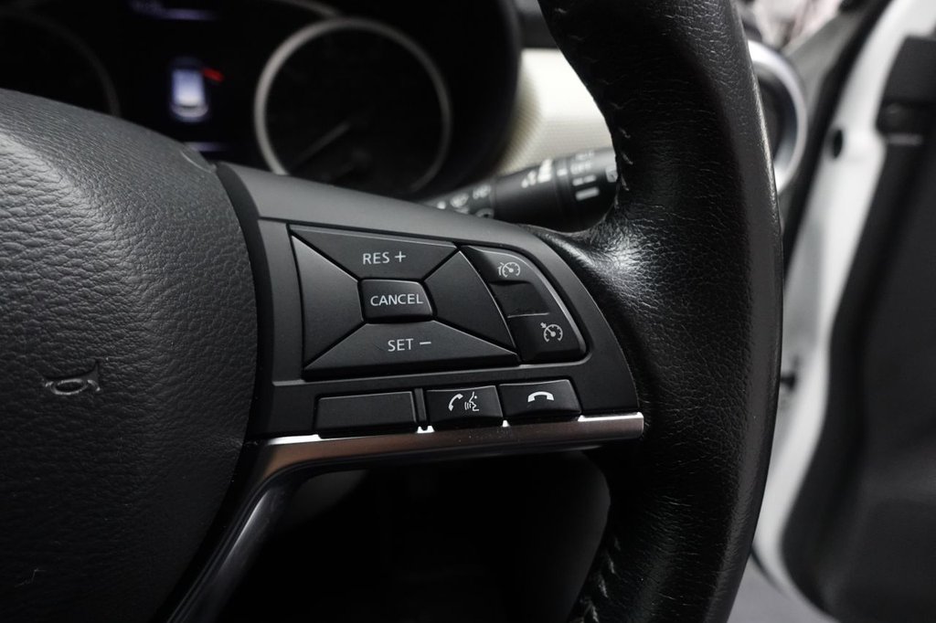 2017 Nissan Micra — image 18