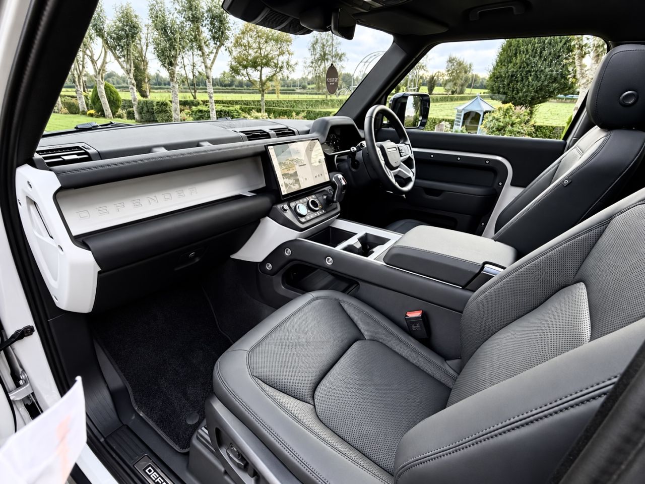 2025 LAND ROVER DEFENDER 90 3.0 D250 MHEV X-Dynamic SE SUV 3dr Diesel Auto 4WD Euro 6 (s/s) (250 ps) - vehicle photo 9 for sale on PureCar