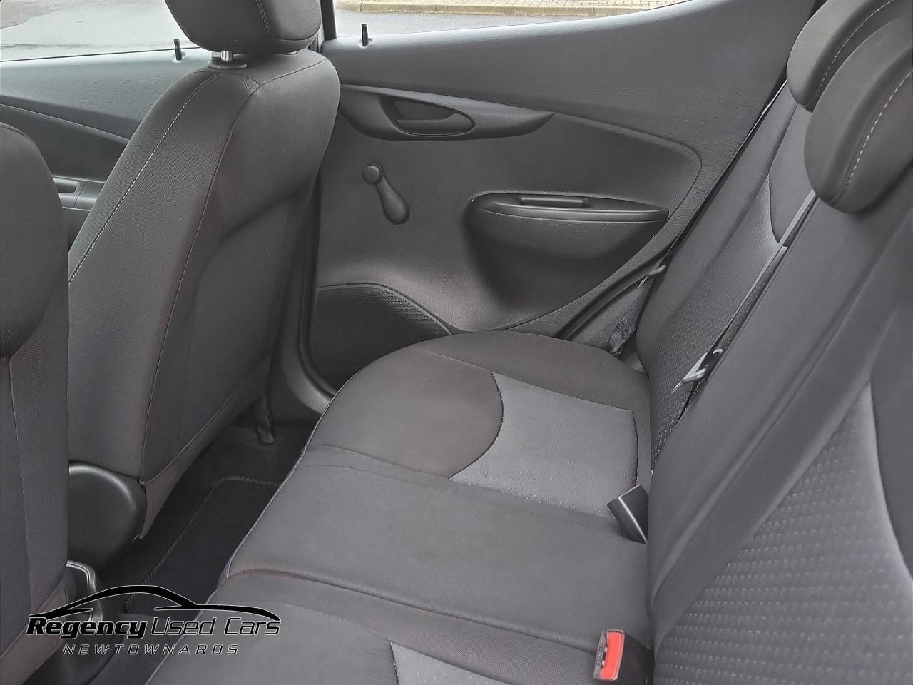 2017 VAUXHALL VIVA 1.0i SE Euro 6 5dr (a/c) - vehicle photo 17 for sale on PureCar