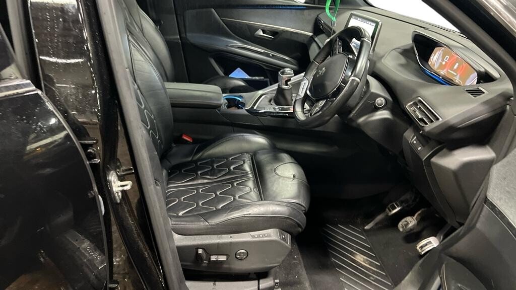 2020 Peugeot 3008 — image 3