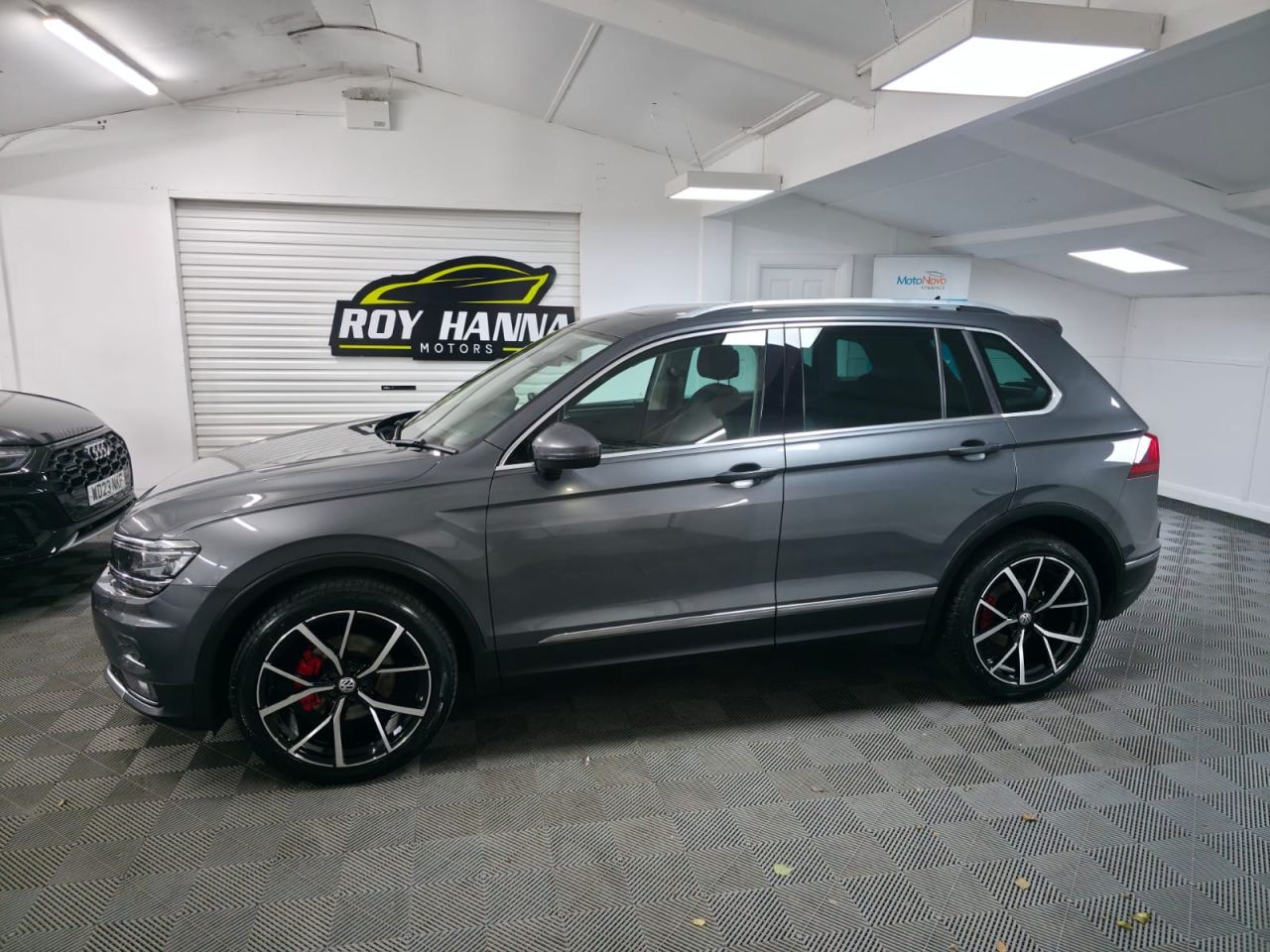 2017 VOLKSWAGEN TIGUAN 2.0 TDI SEL SUV 5dr Diesel DSG Euro 6 (s/s) (150 ps) - vehicle photo 3 for sale on PureCar