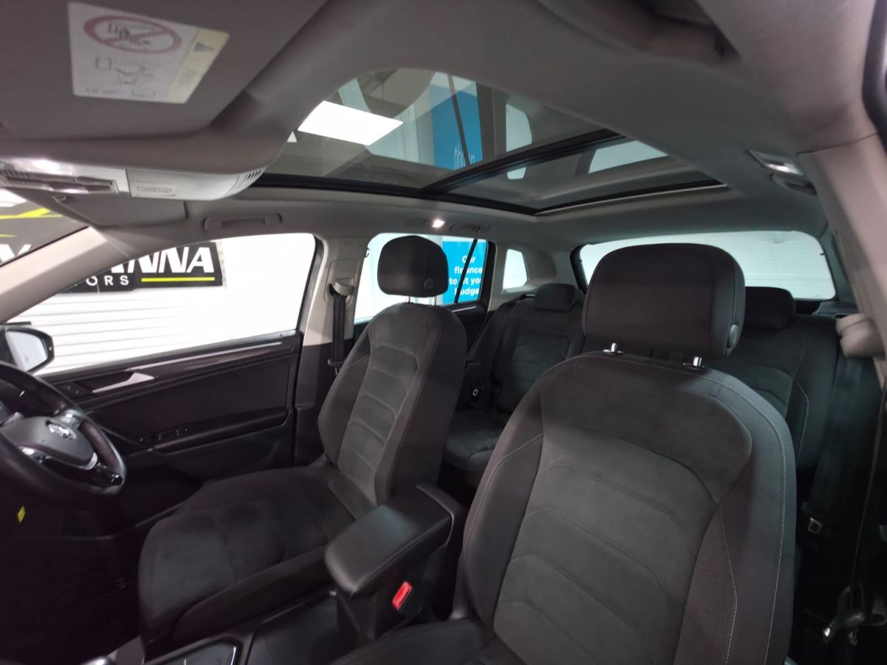 2017 VOLKSWAGEN TIGUAN 2.0 TDI SEL SUV 5dr Diesel DSG Euro 6 (s/s) (150 ps) - vehicle photo 13 for sale on PureCar