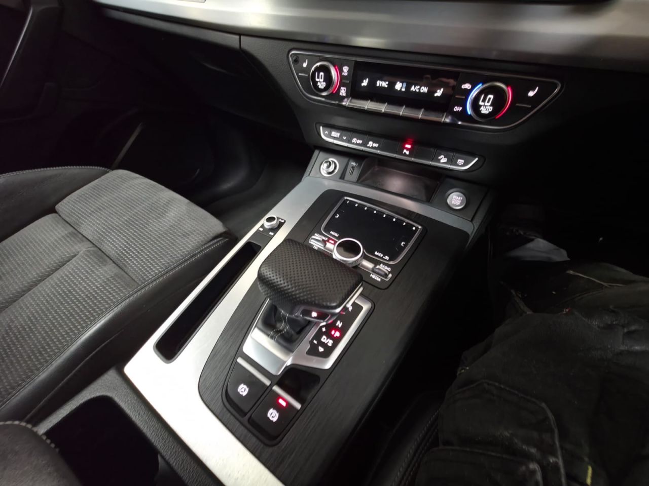 2020 AUDI Q5 2.0 TDI 40 S line SUV 5dr Diesel S Tronic quattro Euro 6 (s/s) (190 ps) Fro - vehicle photo 24 for sale on PureCar