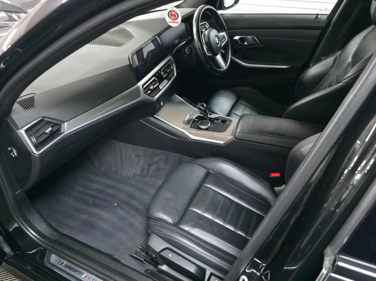 2019 BMW 3 SERIES 2.0 318d M Sport Saloon 4dr Diesel Auto Euro 6 (s/s) (150 ps) Front and Rea - vehicle photo 11 for sale on PureCar