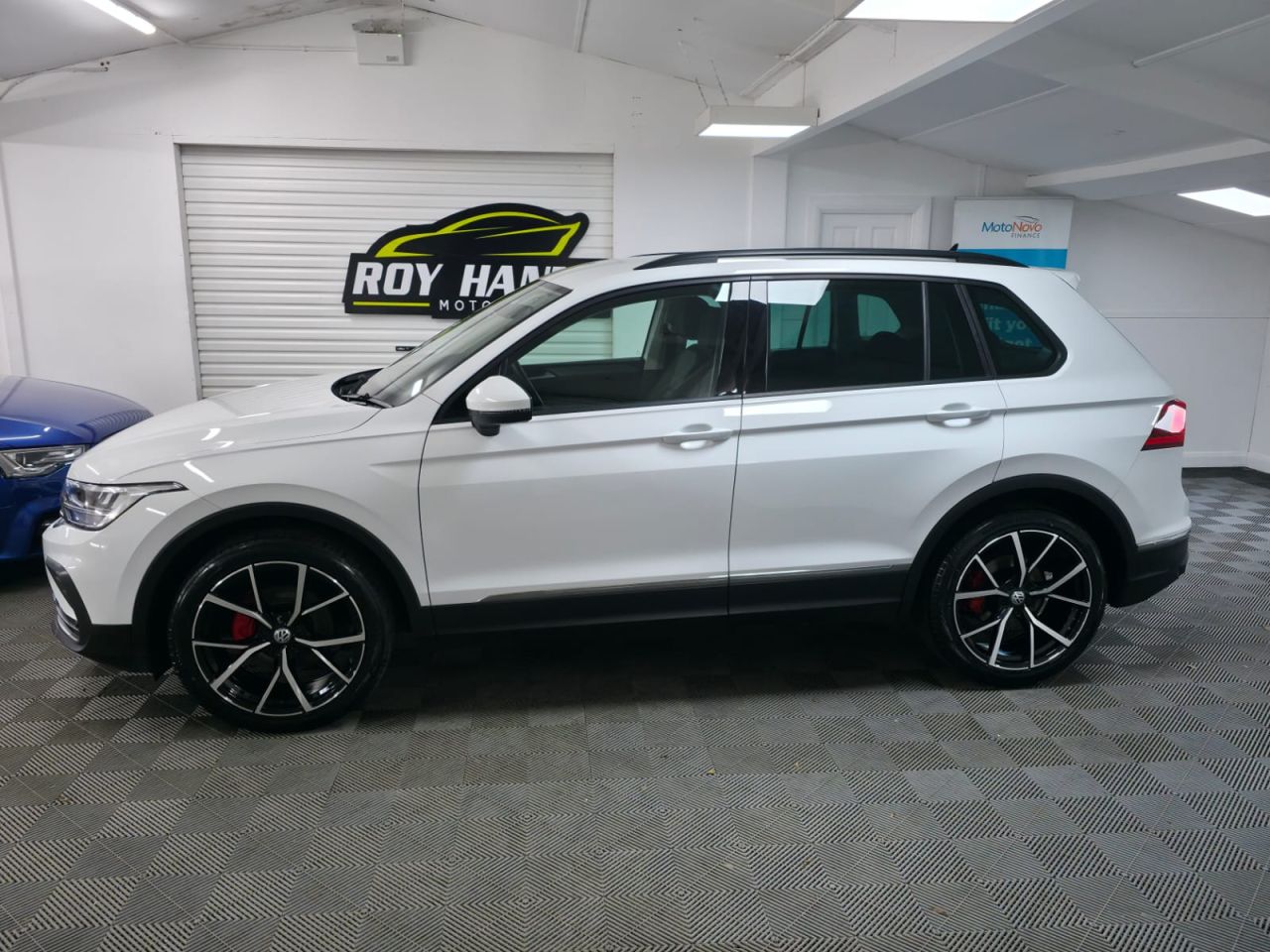 2022 VOLKSWAGEN TIGUAN 1.5 TSI Life SUV 5dr Petrol Manual Euro 6 (s/s) (150 ps) 1 Owner - Sensors - vehicle photo 3 for sale on PureCar