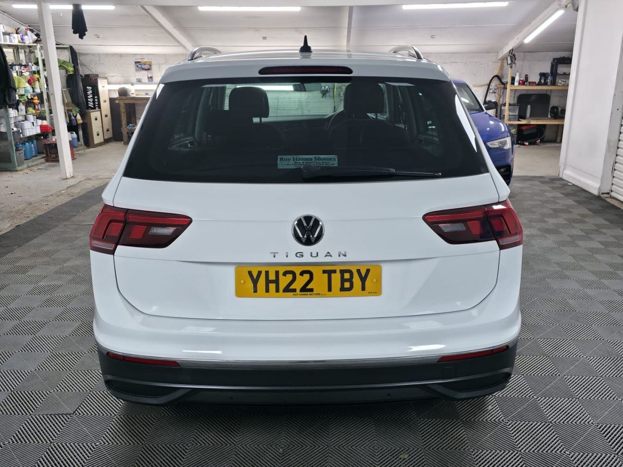 2022 VOLKSWAGEN TIGUAN 1.5 TSI Life SUV 5dr Petrol Manual Euro 6 (s/s) (150 ps) 1 Owner - Sensors - vehicle photo 5 for sale on PureCar
