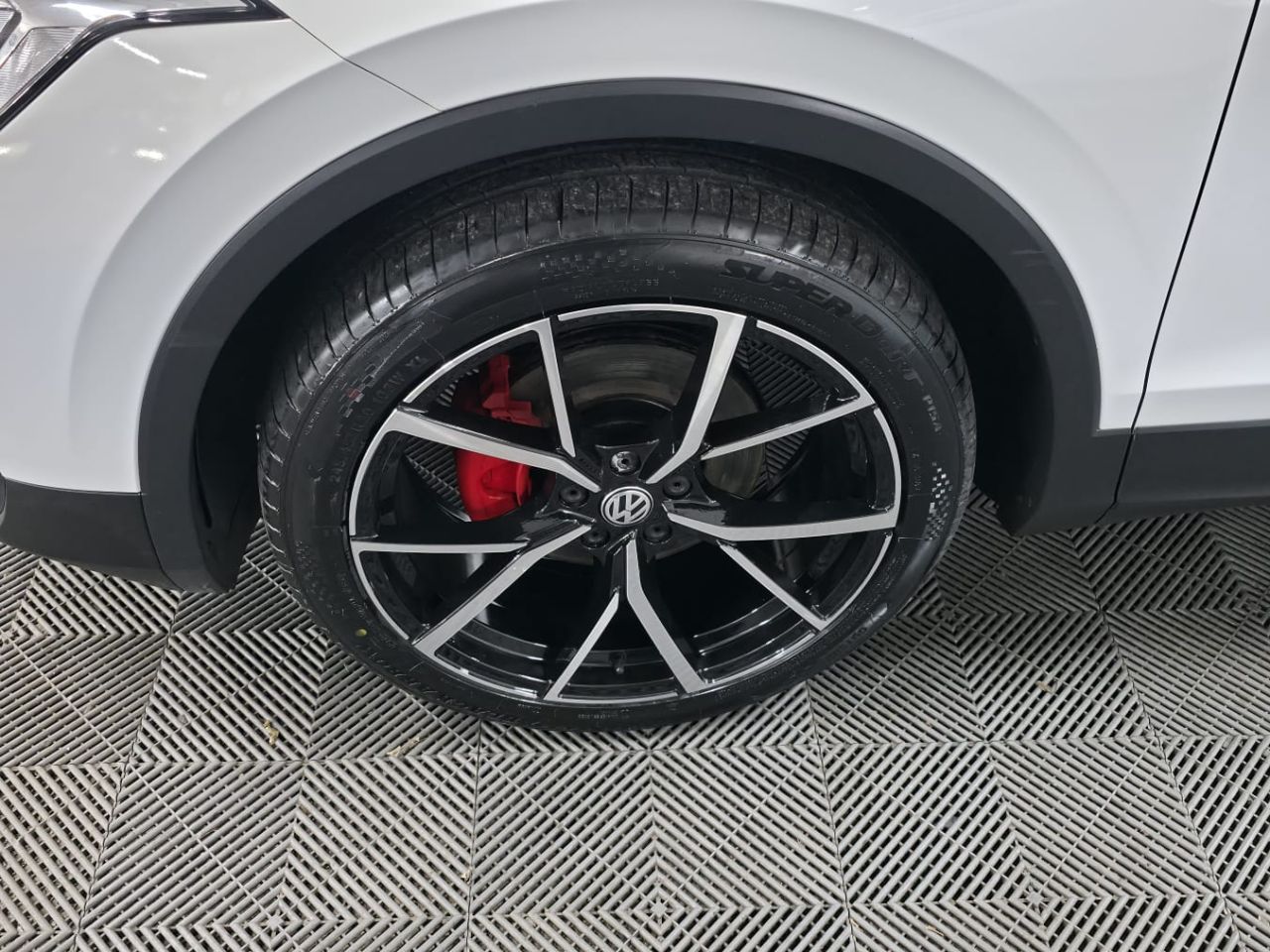 2022 VOLKSWAGEN TIGUAN 1.5 TSI Life SUV 5dr Petrol Manual Euro 6 (s/s) (150 ps) 1 Owner - Sensors - vehicle photo 10 for sale on PureCar