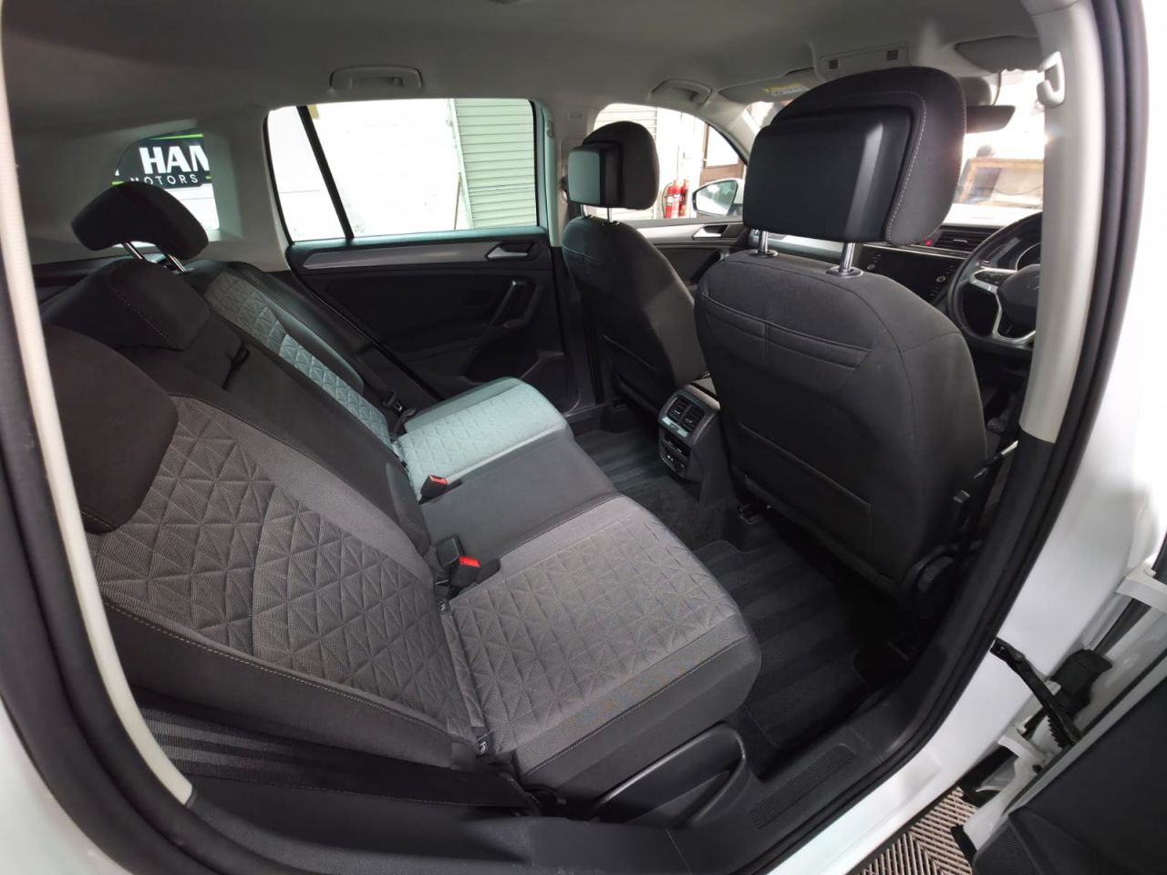 2022 VOLKSWAGEN TIGUAN 1.5 TSI Life SUV 5dr Petrol Manual Euro 6 (s/s) (150 ps) 1 Owner - Sensors - vehicle photo 17 for sale on PureCar
