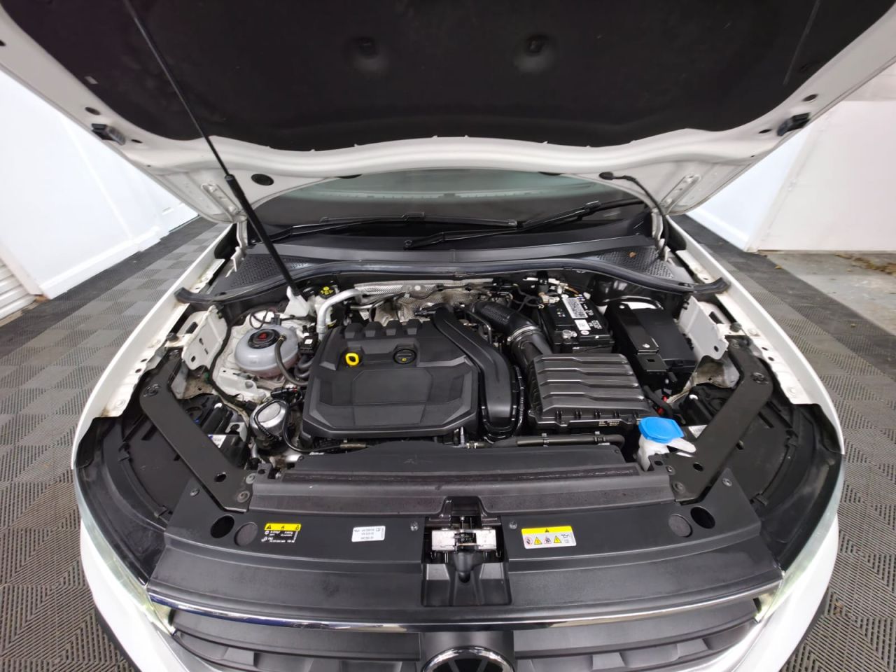 2022 VOLKSWAGEN TIGUAN 1.5 TSI Life SUV 5dr Petrol Manual Euro 6 (s/s) (150 ps) 1 Owner - Sensors - vehicle photo 25 for sale on PureCar