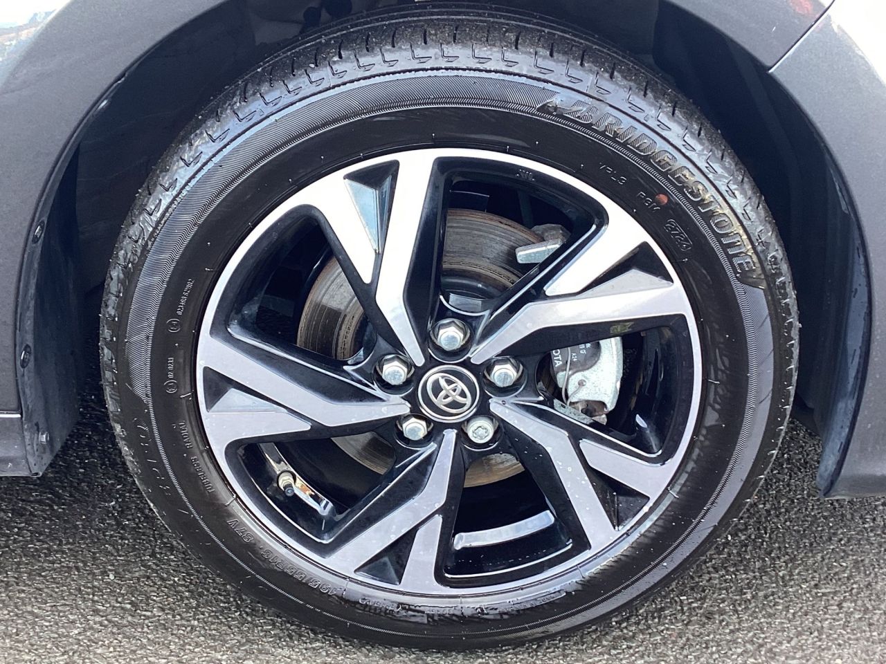 2025 TOYOTA YARIS 1.5 VVT-h Design Hatchback 5dr Petrol Hybrid E-CVT Euro 6 (s/s) (116 ps) - vehicle photo 10 for sale on PureCar
