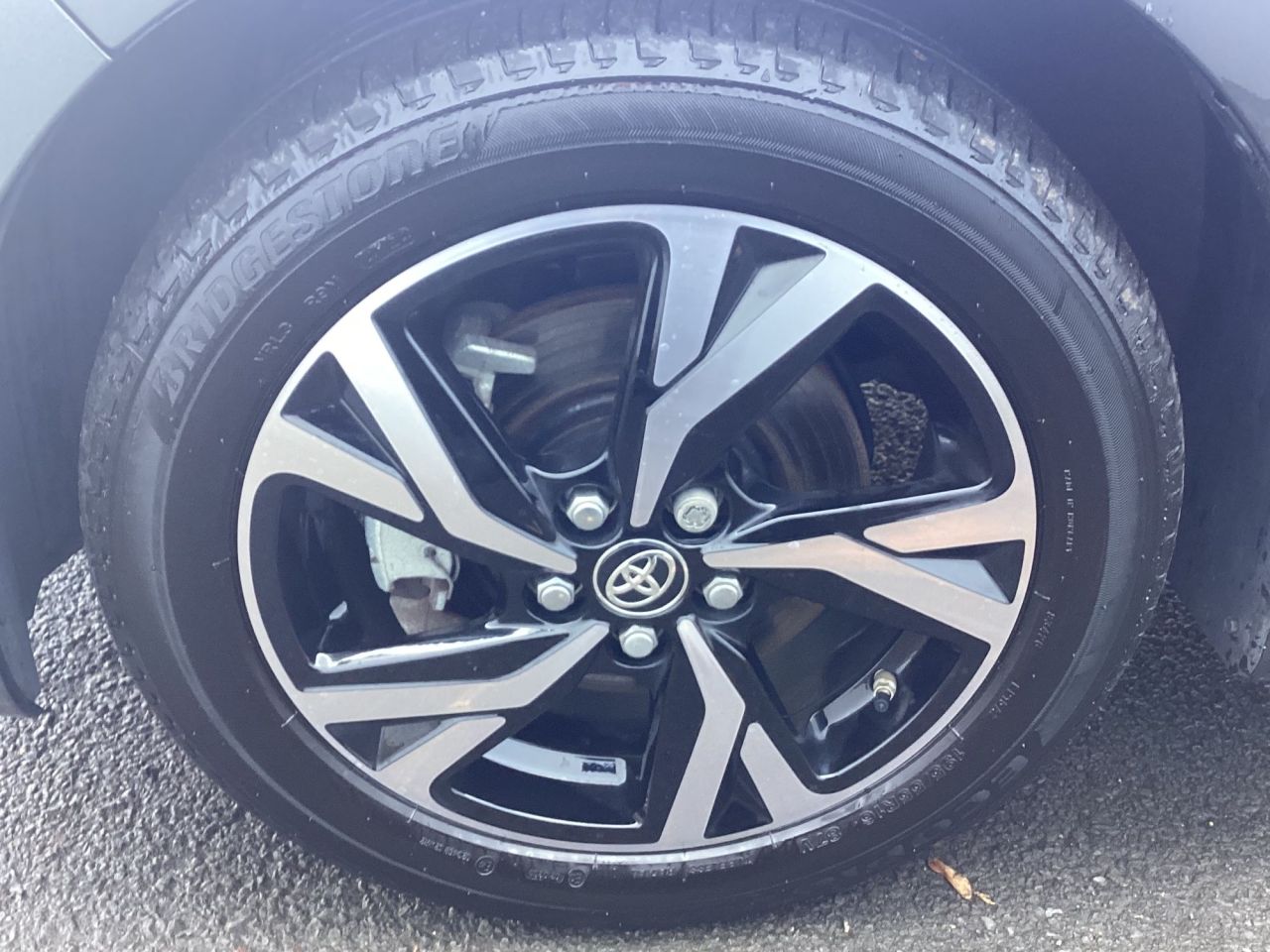 2025 TOYOTA YARIS 1.5 VVT-h Design Hatchback 5dr Petrol Hybrid E-CVT Euro 6 (s/s) (116 ps) - vehicle photo 14 for sale on PureCar