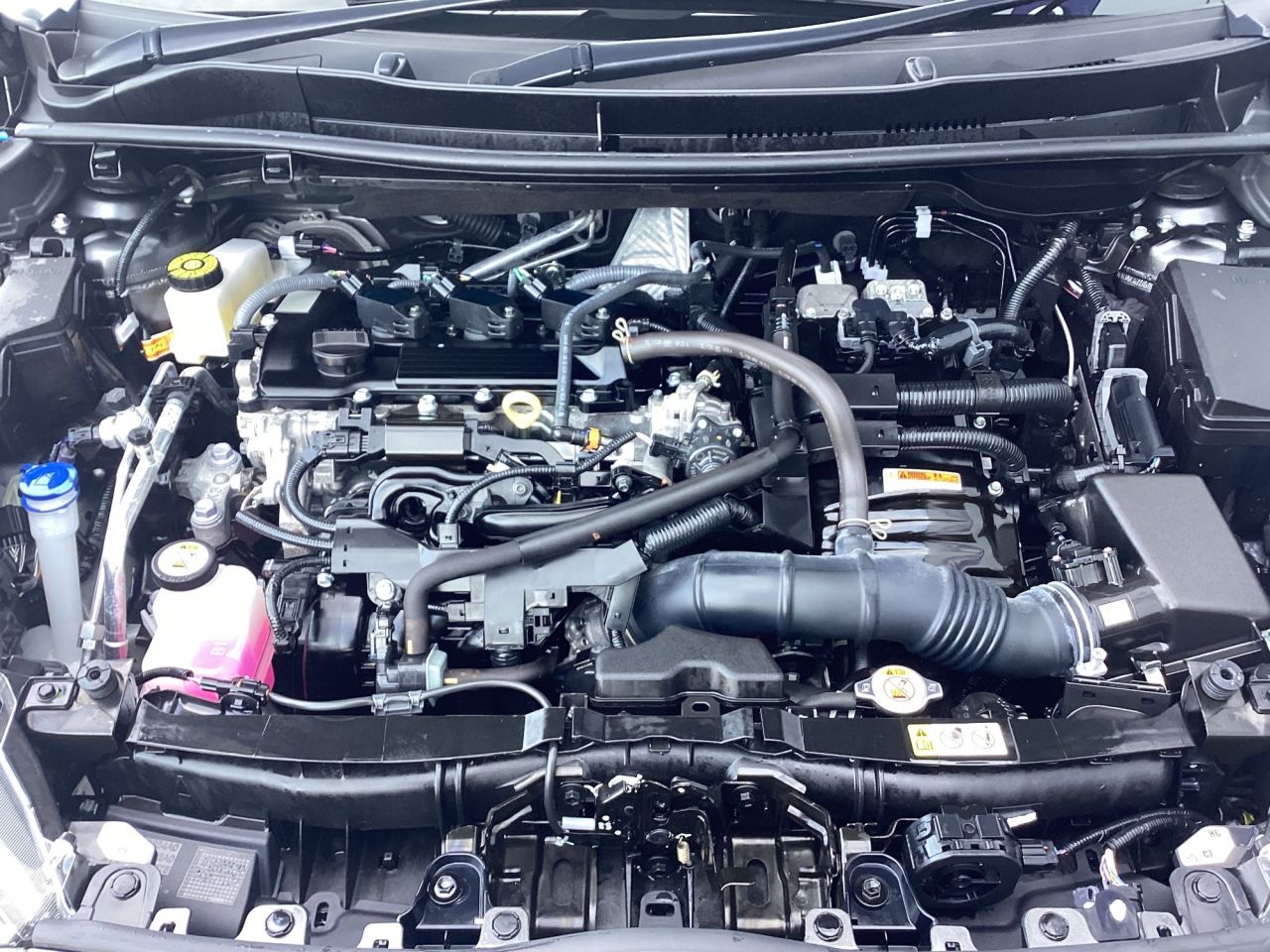 2025 TOYOTA YARIS 1.5 VVT-h Design Hatchback 5dr Petrol Hybrid E-CVT Euro 6 (s/s) (116 ps) - vehicle photo 16 for sale on PureCar
