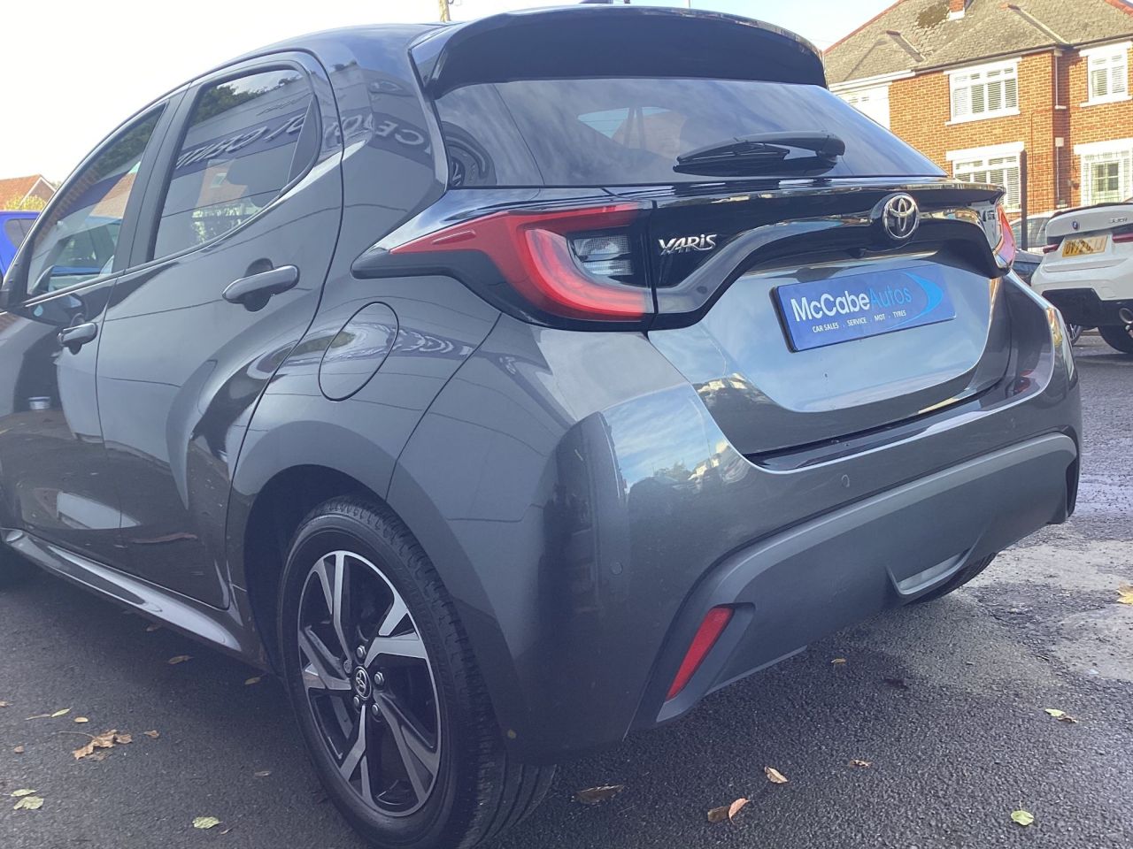 2025 TOYOTA YARIS 1.5 VVT-h Design Hatchback 5dr Petrol Hybrid E-CVT Euro 6 (s/s) (116 ps) - vehicle photo 18 for sale on PureCar