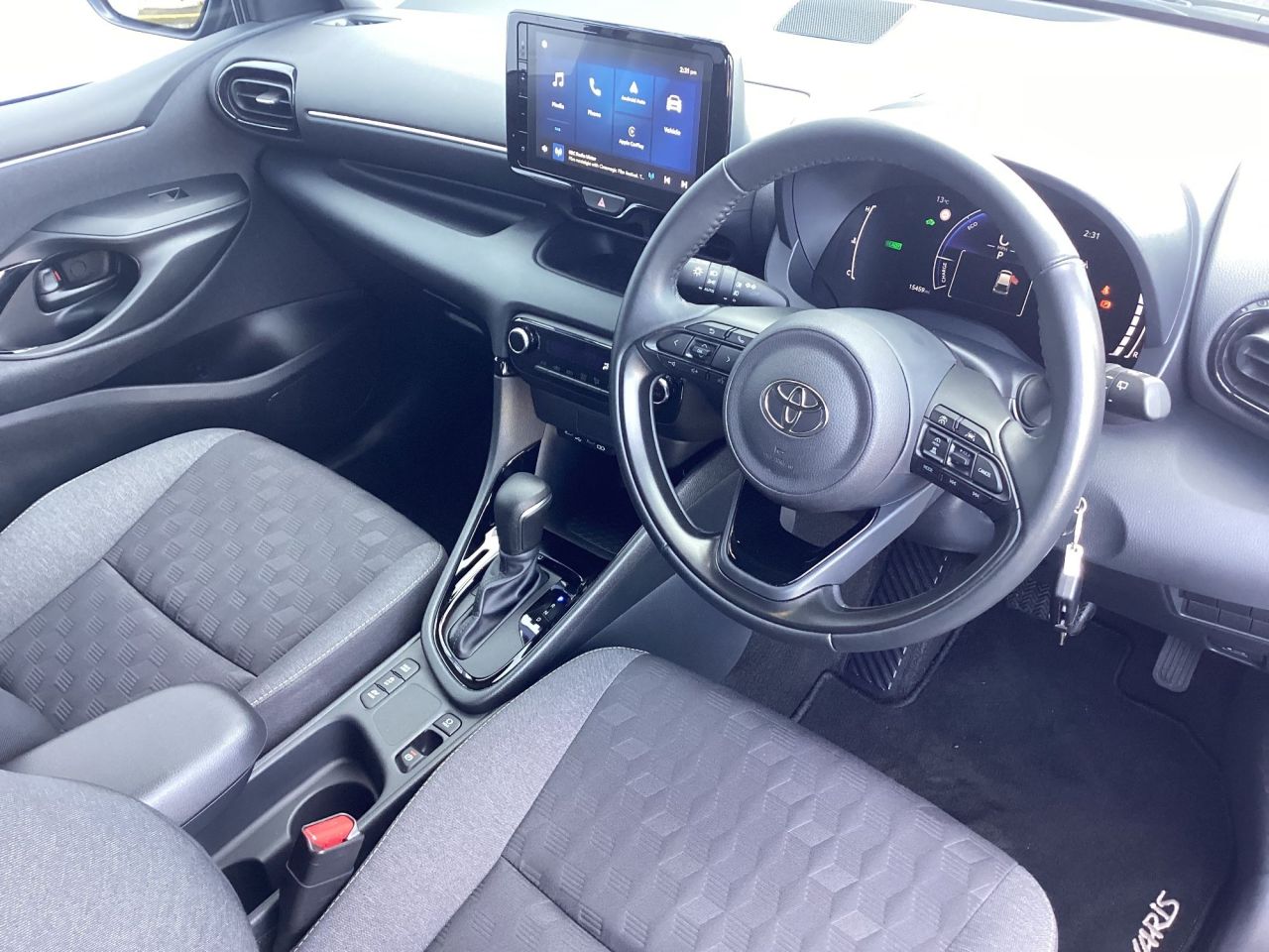 2025 TOYOTA YARIS 1.5 VVT-h Design Hatchback 5dr Petrol Hybrid E-CVT Euro 6 (s/s) (116 ps) - vehicle photo 20 for sale on PureCar