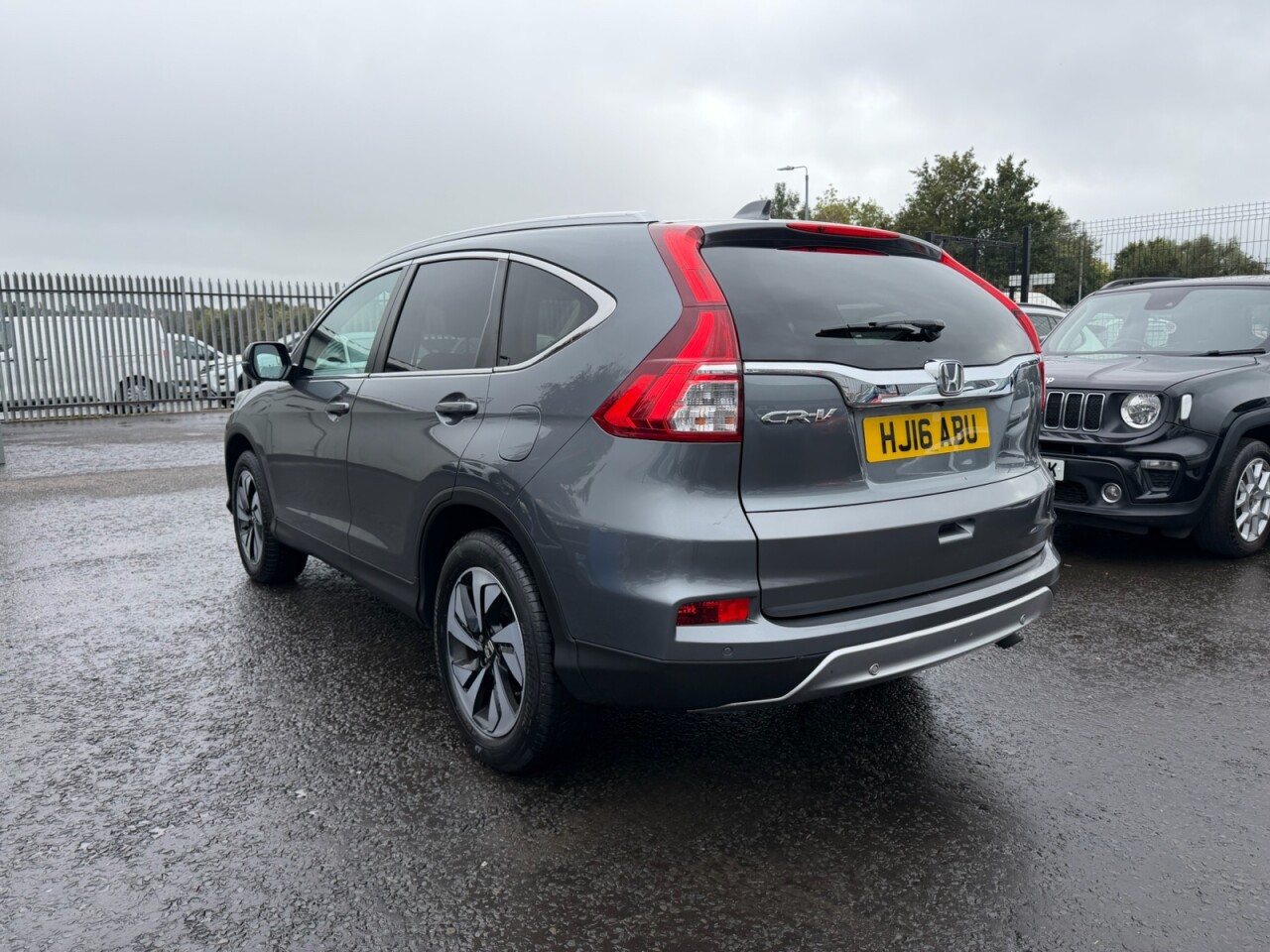 2016 HONDA CR-V 1.6 i-DTEC SR SUV 5dr Diesel Auto 4WD Euro 6 (160 ps) - vehicle photo 9 for sale on PureCar
