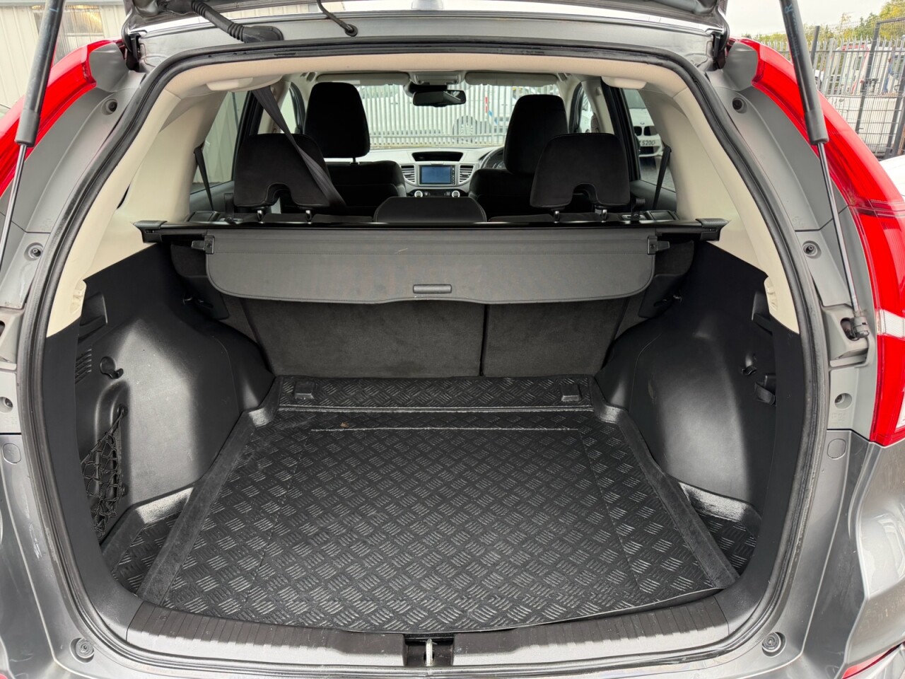 2016 HONDA CR-V 1.6 i-DTEC SR SUV 5dr Diesel Auto 4WD Euro 6 (160 ps) - vehicle photo 13 for sale on PureCar
